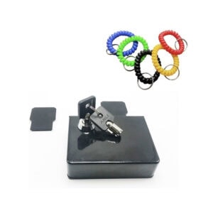 Operated locker lock with a sturdy metal key and colorful plastic rings for easy handling and organization. Ideal for supermarkets, gyms, and storage facilities.