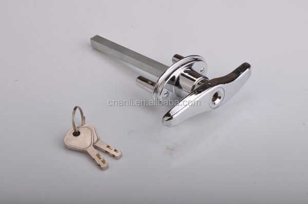 Garage barn door emergency lock with lock handle - Image 6