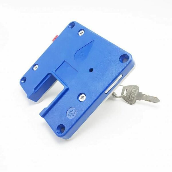 High security door coin lock in public — изображение 6