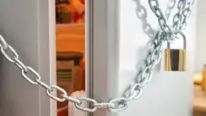 Secure refrigerator with ANLI LOCK chain lock for enhanced safety and tamper resistance. Durable metal chain and padlock prevent unauthorized access, ideal for commercial and home use.